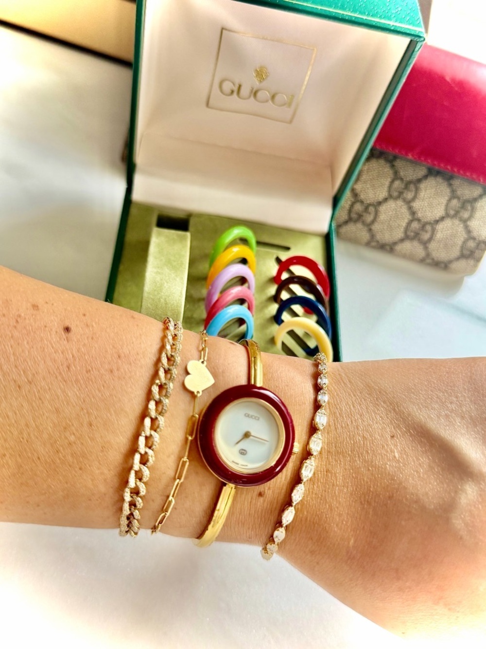 VIRAL🔥GUCCI watch interchangeable bezel circle bracelet watch gold tone Gucci